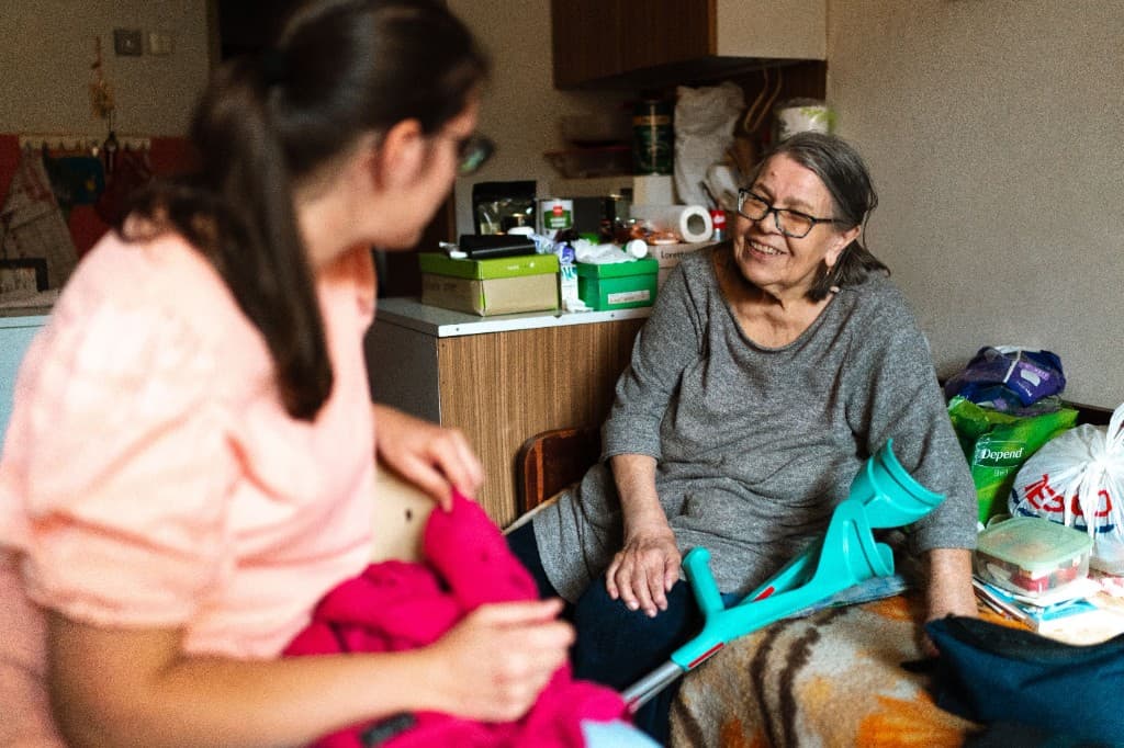 Live-in care companionship in a familiar home setting